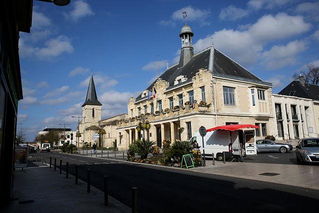 Saint-Médard-en-Jalles/immobilier/CENTURY21 Kadima/Saint-Médard-en-Jalles centre mairie église