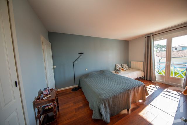 maison à vendre - 7 pièces - 190.0 m2 - LE TAILLAN MEDOC - 33 - AQUITAINE - Century 21 Kadima