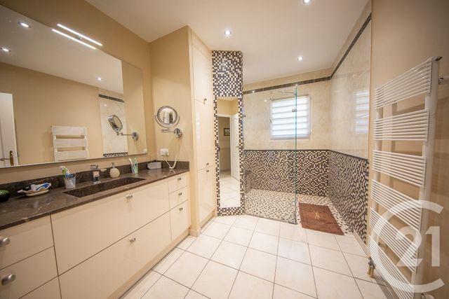 maison à vendre - 7 pièces - 190.0 m2 - LE TAILLAN MEDOC - 33 - AQUITAINE - Century 21 Kadima