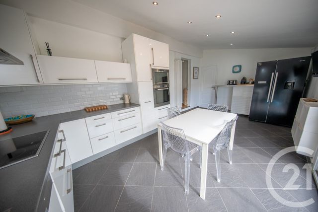 maison à vendre - 5 pièces - 127.24 m2 - ST MEDARD EN JALLES - 33 - AQUITAINE - Century 21 Kadima