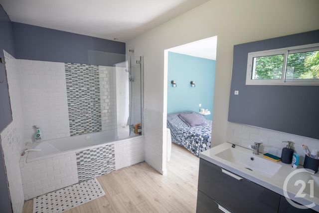 Afficher la photo en grand maison à vendre - 7 pièces - 160.04 m2 - ST MEDARD EN JALLES - 33 - AQUITAINE - Century 21 Kadima