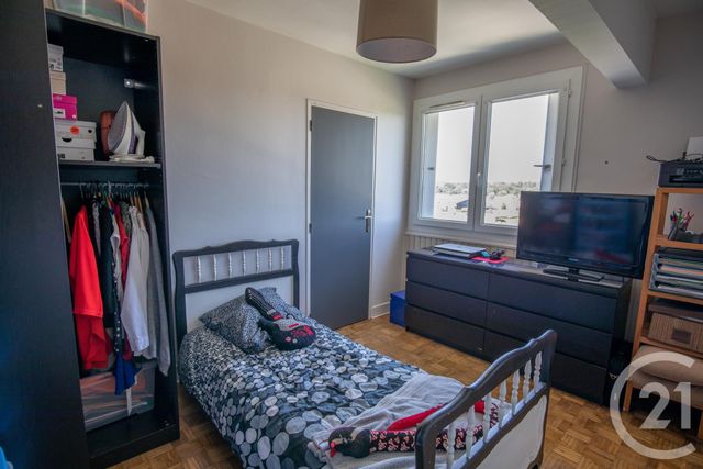 Afficher la photo en grand Appartement F5 à vendre - 5 pièces - 87.39 m2 - ST MEDARD EN JALLES - 33 - AQUITAINE - Century 21 Kadima