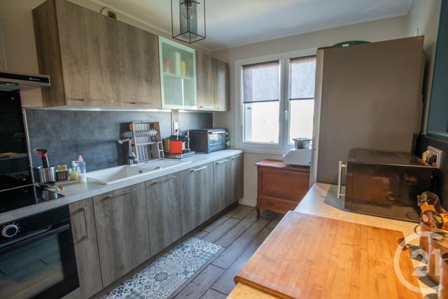 Afficher la photo en grand Appartement F5 à vendre - 5 pièces - 87.39 m2 - ST MEDARD EN JALLES - 33 - AQUITAINE - Century 21 Kadima