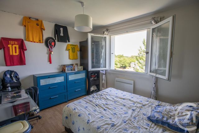 Afficher la photo en grand Appartement F5 à vendre - 5 pièces - 87.39 m2 - ST MEDARD EN JALLES - 33 - AQUITAINE - Century 21 Kadima