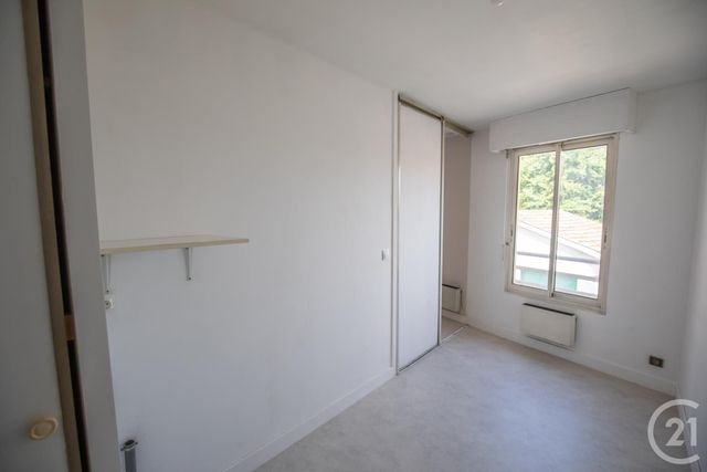 Afficher la photo en grand Appartement F1 à vendre - 1 pièce - 33.0 m2 - ST MEDARD EN JALLES - 33 - AQUITAINE - Century 21 Kadima