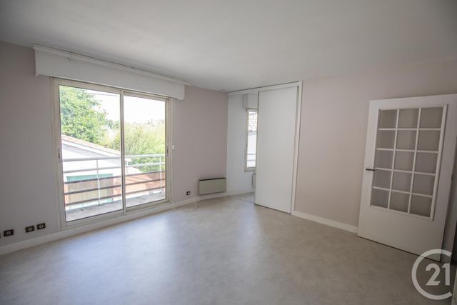 Afficher la photo en grand Appartement F1 à vendre - 1 pièce - 33.0 m2 - ST MEDARD EN JALLES - 33 - AQUITAINE - Century 21 Kadima