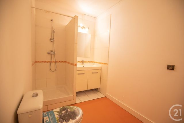 Afficher la photo en grand Appartement F1 à vendre - 1 pièce - 33.0 m2 - ST MEDARD EN JALLES - 33 - AQUITAINE - Century 21 Kadima