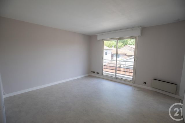 Afficher la photo en grand Appartement F1 à vendre - 1 pièce - 33.0 m2 - ST MEDARD EN JALLES - 33 - AQUITAINE - Century 21 Kadima