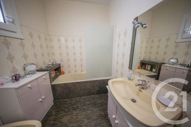 maison à vendre - 7 pièces - 121.7 m2 - ST AUBIN DE MEDOC - 33 - AQUITAINE - Century 21 Kadima