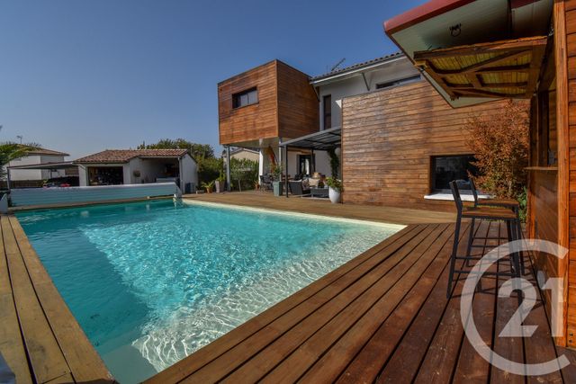 maison à vendre - 7 pièces - 151.89 m2 - ST MEDARD EN JALLES - 33 - AQUITAINE - Century 21 Kadima
