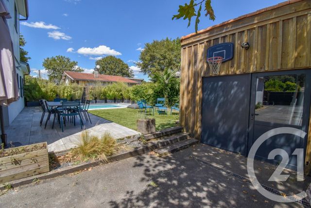 maison à vendre - 6 pièces - 131.54 m2 - ST MEDARD EN JALLES - 33 - AQUITAINE - Century 21 Kadima