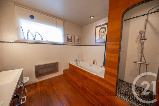 maison à vendre - 7 pièces - 181.88 m2 - ST MEDARD EN JALLES - 33 - AQUITAINE - Century 21 Kadima