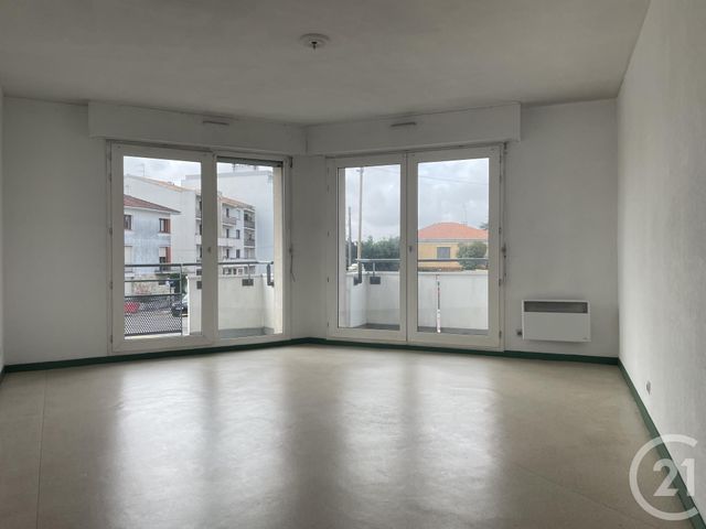 Appartement F2 à louer - 2 pièces - 45.15 m2 - BORDEAUX - 33 - AQUITAINE - Century 21 Kadima