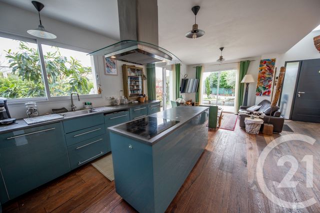 maison à vendre - 7 pièces - 164.59 m2 - ST MEDARD EN JALLES - 33 - AQUITAINE - Century 21 Kadima