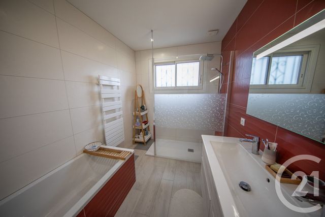 maison à vendre - 7 pièces - 190.98 m2 - ST JEAN D ILLAC - 33 - AQUITAINE - Century 21 Kadima