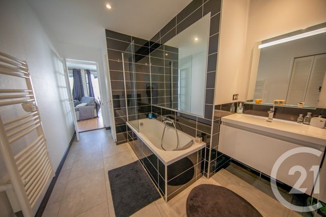 maison à vendre - 5 pièces - 120.25 m2 - ST MEDARD EN JALLES - 33 - AQUITAINE - Century 21 Kadima