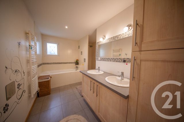 maison à vendre - 6 pièces - 154.22 m2 - PAREMPUYRE - 33 - AQUITAINE - Century 21 Kadima