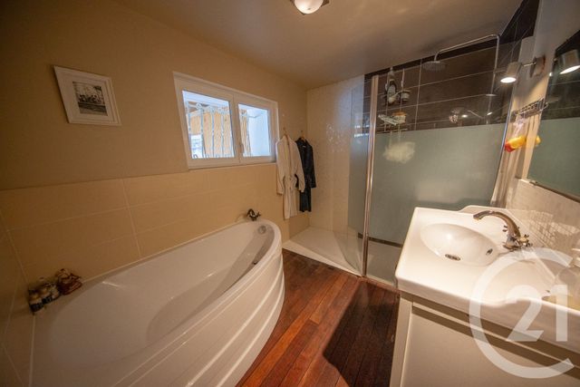 maison à vendre - 6 pièces - 124.45 m2 - SALAUNES - 33 - AQUITAINE - Century 21 Kadima