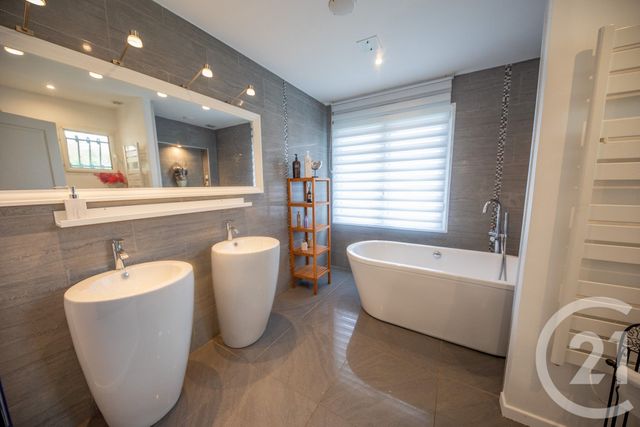 maison à vendre - 7 pièces - 266.0 m2 - LE TAILLAN MEDOC - 33 - AQUITAINE - Century 21 Kadima