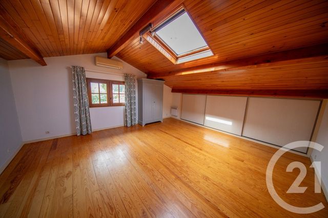 maison à vendre - 7 pièces - 214.65 m2 - ST MEDARD EN JALLES - 33 - AQUITAINE - Century 21 Kadima