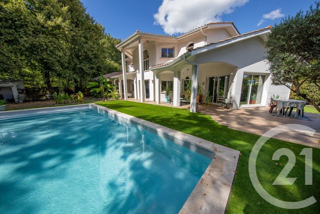 maison à vendre - 7 pièces - 203.29 m2 - ST MEDARD EN JALLES - 33 - AQUITAINE - Century 21 Kadima
