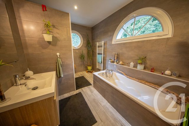 maison à vendre - 7 pièces - 203.29 m2 - ST MEDARD EN JALLES - 33 - AQUITAINE - Century 21 Kadima