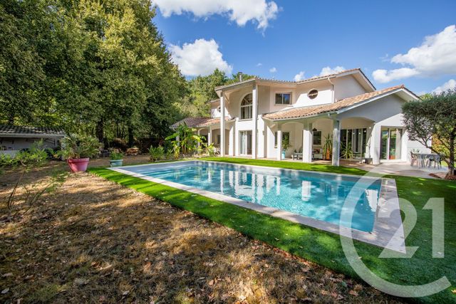 maison à vendre - 7 pièces - 203.29 m2 - ST MEDARD EN JALLES - 33 - AQUITAINE - Century 21 Kadima