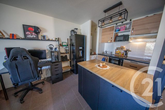 Appartement T2 à vendre - 2 pièces - 42.8 m2 - LE HAILLAN - 33 - AQUITAINE - Century 21 Kadima