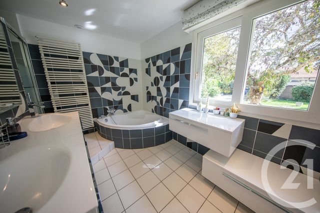 maison à vendre - 6 pièces - 142.17 m2 - ST AUBIN DE MEDOC - 33 - AQUITAINE - Century 21 Kadima