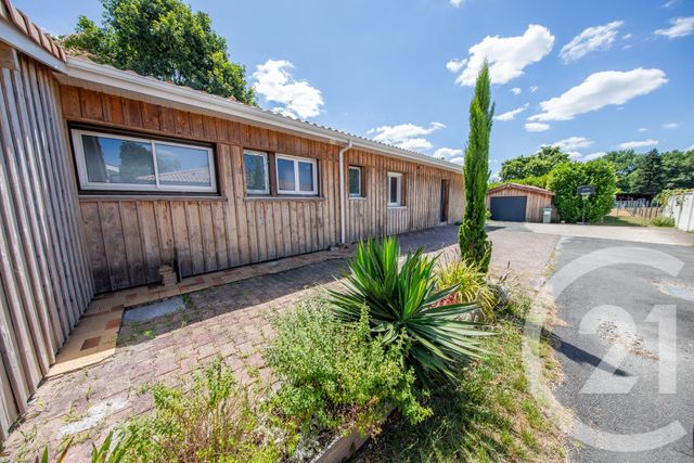 Afficher la photo en grand maison à vendre - 8 pièces - 189.82 m2 - ST MEDARD EN JALLES - 33 - AQUITAINE - Century 21 Kadima