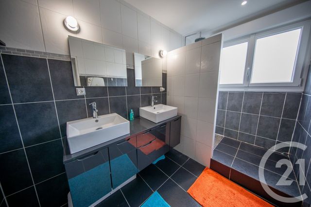 Afficher la photo en grand maison à vendre - 8 pièces - 189.82 m2 - ST MEDARD EN JALLES - 33 - AQUITAINE - Century 21 Kadima