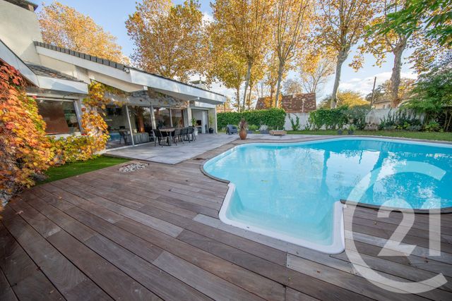 maison à vendre - 8 pièces - 204.48 m2 - ST MEDARD EN JALLES - 33 - AQUITAINE - Century 21 Kadima