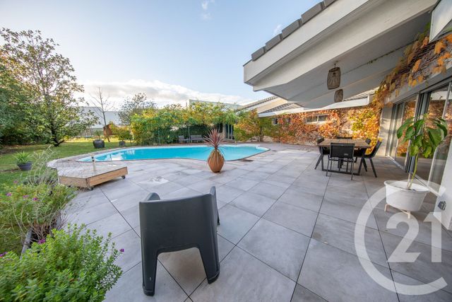 maison à vendre - 8 pièces - 204.48 m2 - ST MEDARD EN JALLES - 33 - AQUITAINE - Century 21 Kadima
