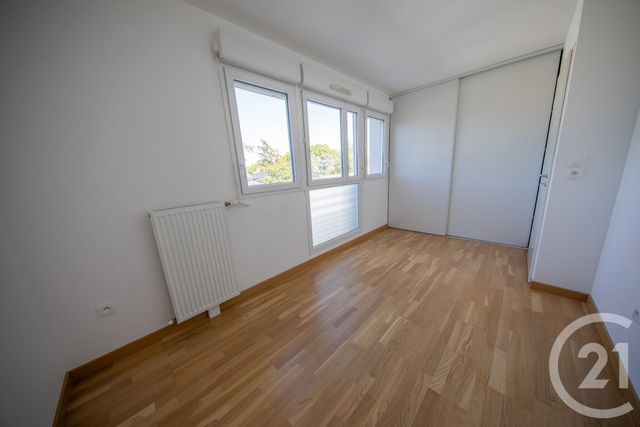 Appartement Duplex à vendre - 3 pièces - 63.55 m2 - ST AUBIN DE MEDOC - 33 - AQUITAINE - Century 21 Kadima
