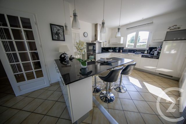 maison à vendre - 6 pièces - 129.79 m2 - ST MEDARD EN JALLES - 33 - AQUITAINE - Century 21 Kadima