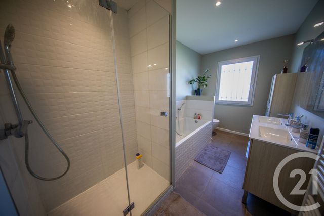 maison à vendre - 5 pièces - 132.13 m2 - ST MEDARD EN JALLES - 33 - AQUITAINE - Century 21 Kadima