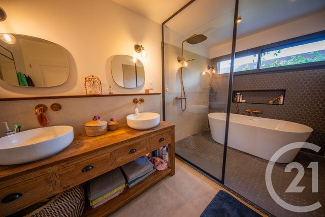 maison à vendre - 8 pièces - 185.58 m2 - ST MEDARD EN JALLES - 33 - AQUITAINE - Century 21 Kadima