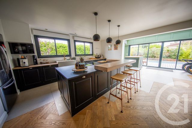 maison à vendre - 8 pièces - 185.58 m2 - ST MEDARD EN JALLES - 33 - AQUITAINE - Century 21 Kadima