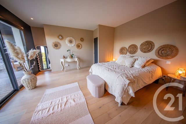 maison à vendre - 7 pièces - 198.44 m2 - ST MEDARD EN JALLES - 33 - AQUITAINE - Century 21 Kadima