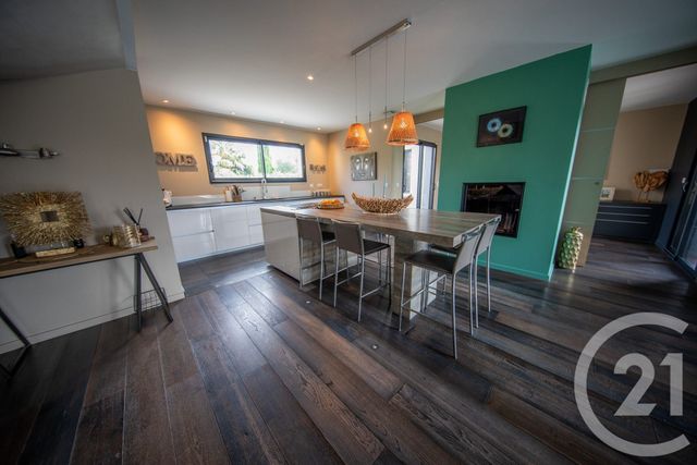 maison à vendre - 7 pièces - 198.44 m2 - ST MEDARD EN JALLES - 33 - AQUITAINE - Century 21 Kadima