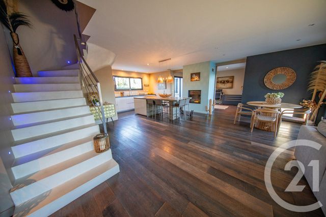 maison à vendre - 7 pièces - 198.44 m2 - ST MEDARD EN JALLES - 33 - AQUITAINE - Century 21 Kadima