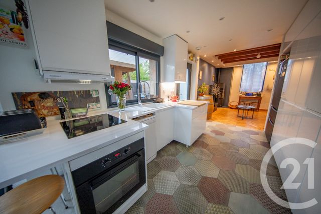 maison à vendre - 4 pièces - 82.25 m2 - ST MEDARD EN JALLES - 33 - AQUITAINE - Century 21 Kadima