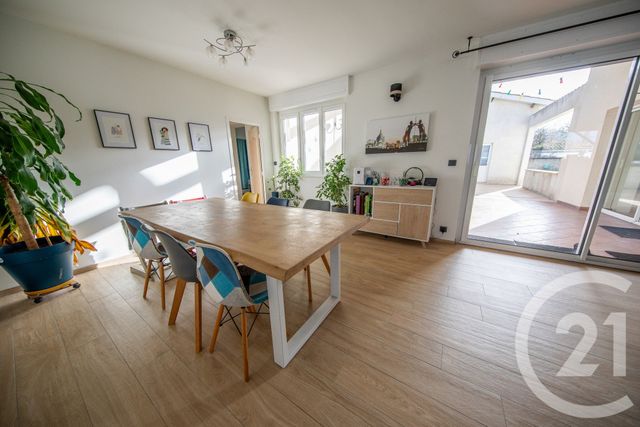 maison à vendre - 6 pièces - 163.0 m2 - ST MEDARD EN JALLES - 33 - AQUITAINE - Century 21 Kadima