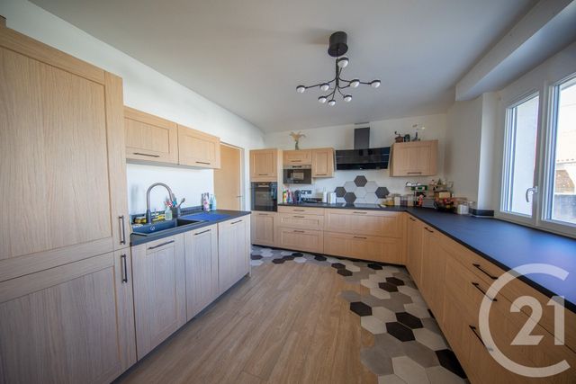 maison à vendre - 6 pièces - 163.0 m2 - ST MEDARD EN JALLES - 33 - AQUITAINE - Century 21 Kadima