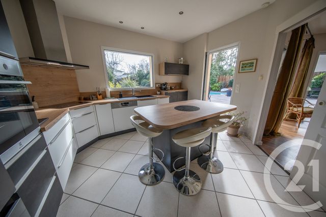 maison à vendre - 6 pièces - 131.7 m2 - ST MEDARD EN JALLES - 33 - AQUITAINE - Century 21 Kadima