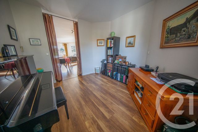 maison à vendre - 6 pièces - 131.7 m2 - ST MEDARD EN JALLES - 33 - AQUITAINE - Century 21 Kadima