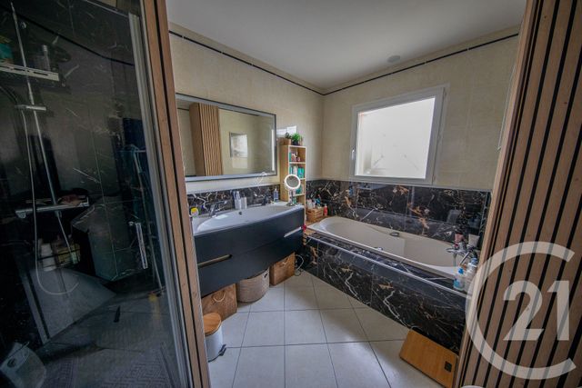 maison à vendre - 6 pièces - 140.98 m2 - PAREMPUYRE - 33 - AQUITAINE - Century 21 Kadima