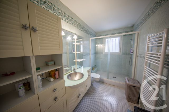 maison à vendre - 7 pièces - 127.35 m2 - ST MEDARD EN JALLES - 33 - AQUITAINE - Century 21 Kadima