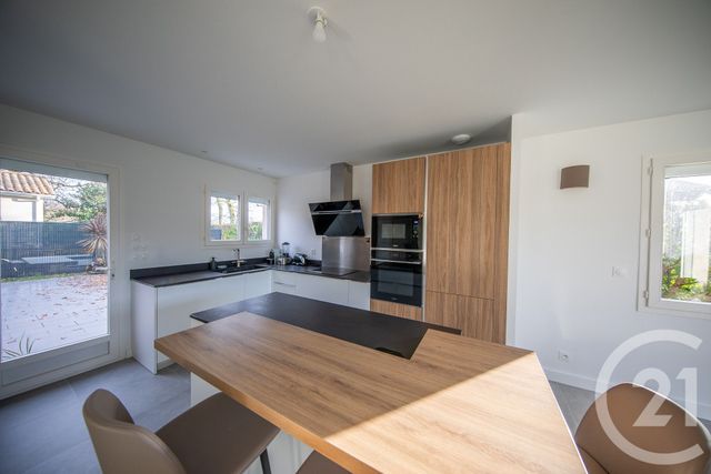 maison à vendre - 7 pièces - 127.35 m2 - ST MEDARD EN JALLES - 33 - AQUITAINE - Century 21 Kadima