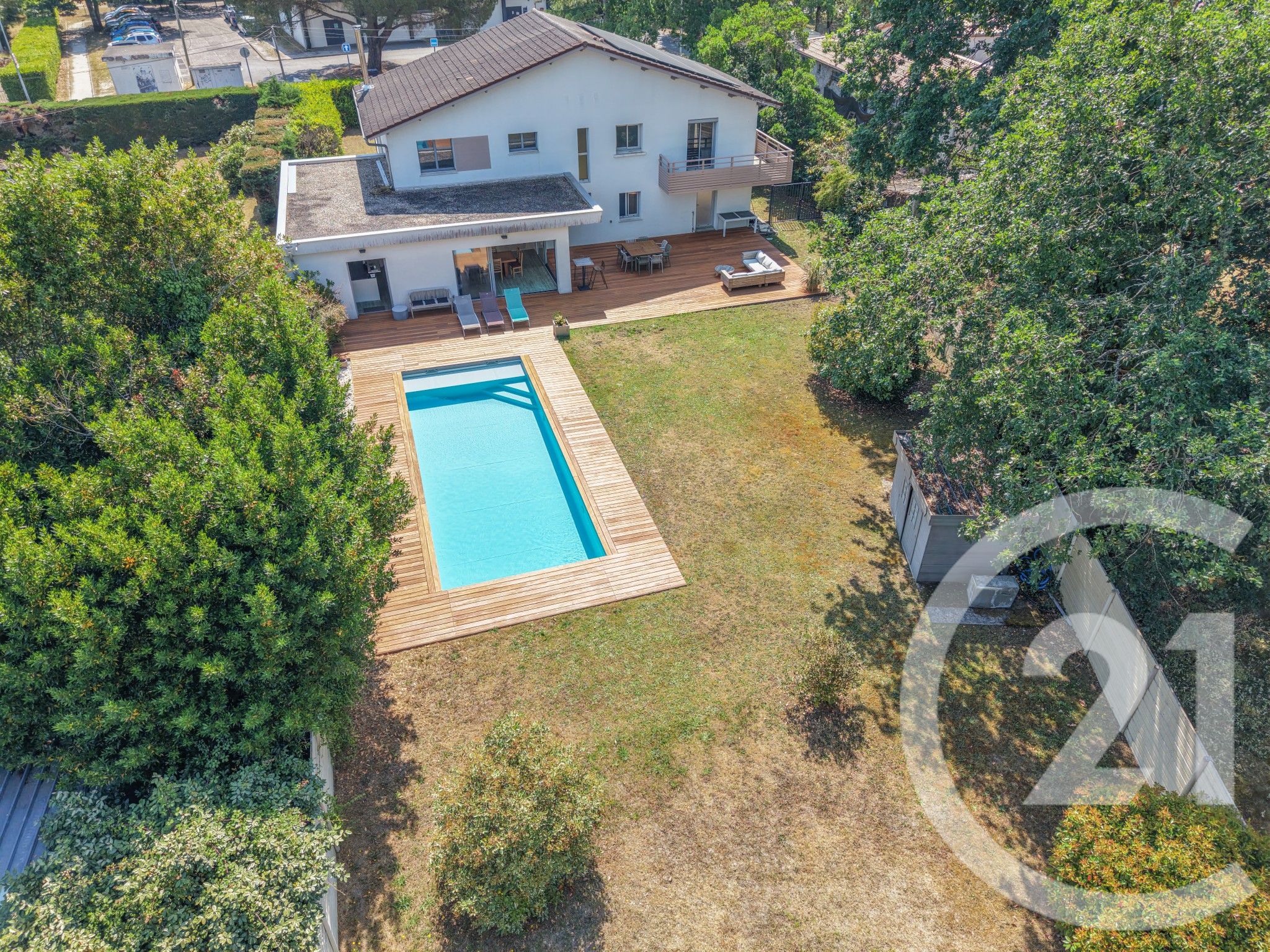 Maison 10 pièces 260 m² à vendre à Saint-Médard-en-Jalles — photo 10